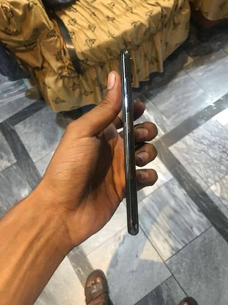 xs max 64gb factory unlock non pta 3