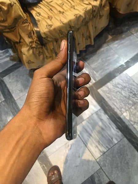 xs max 64gb factory unlock non pta 5