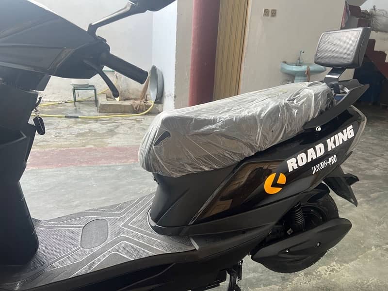 Road king electric scooter for sale 5