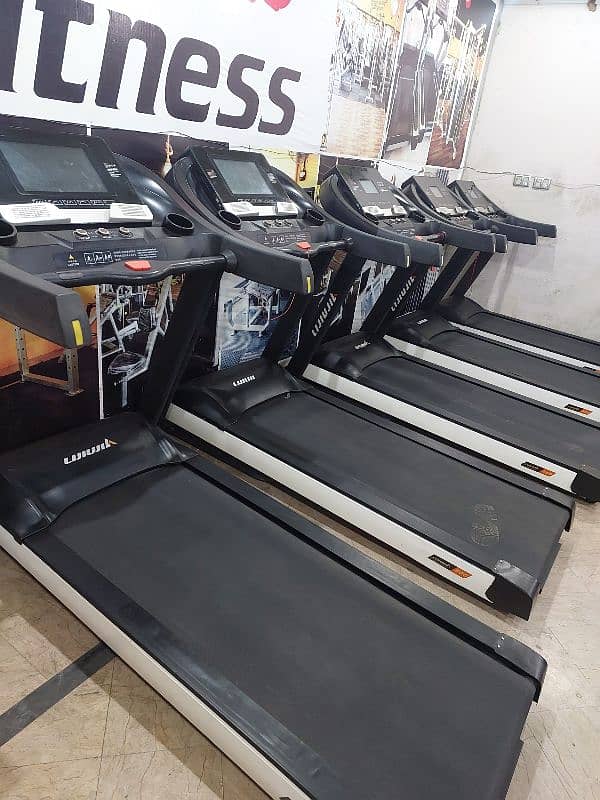 TREADMILL / RUNNING MACHINE / WALKING MACHINE / JOGGING MACHINE 2
