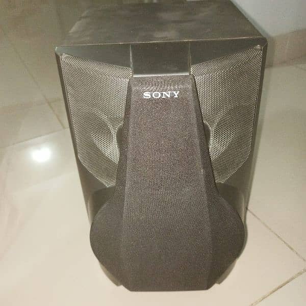 urget  sele sony spekars and amp working perfact all good sound 1