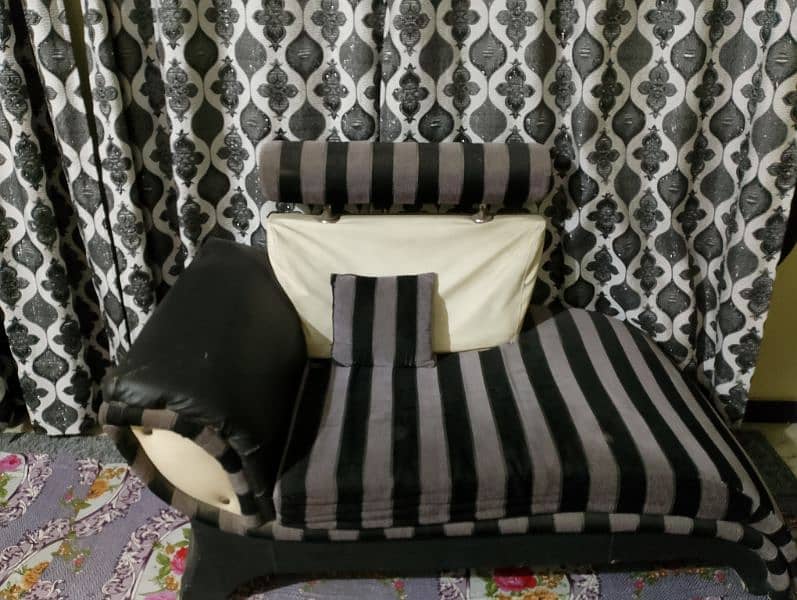 seven seater with center table 1