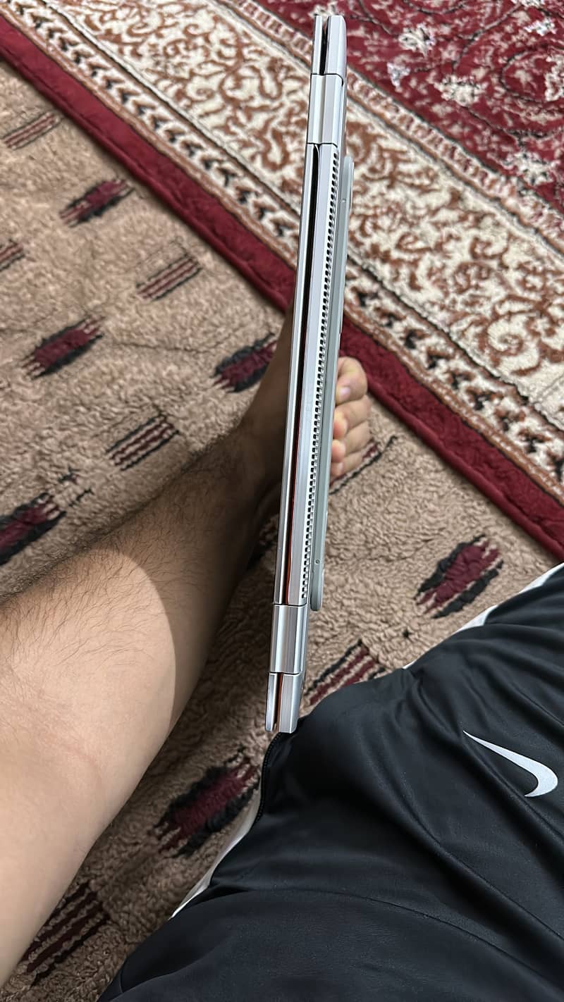Laptop urgent sale Hp elitebook 1030g2 *360 8