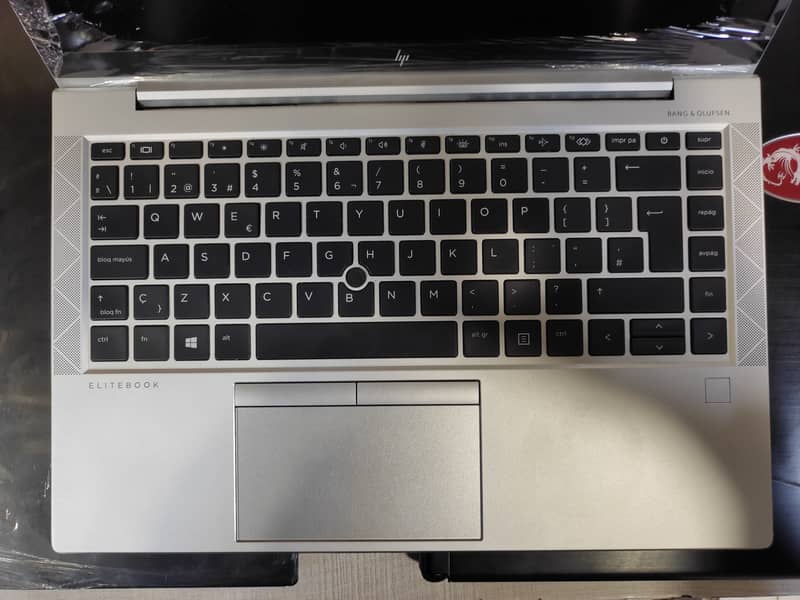 Hp Elitebook 840 G8 | Core i5 11th Gen | 16 GB ram | 256 GB SSD 3