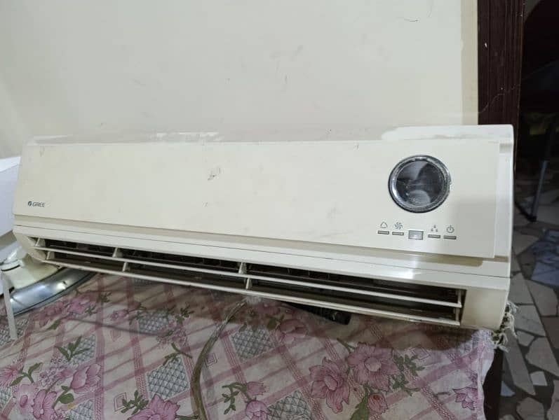 1 ton Gree AC used 2