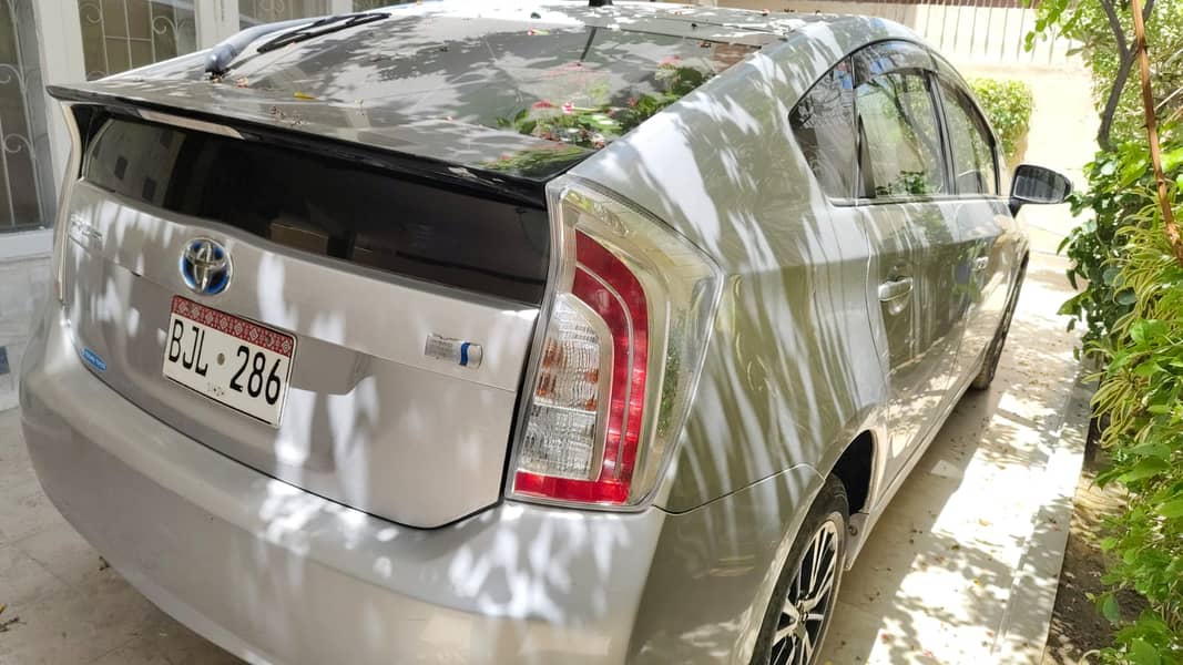Toyota prius 2013/17 S led package 0