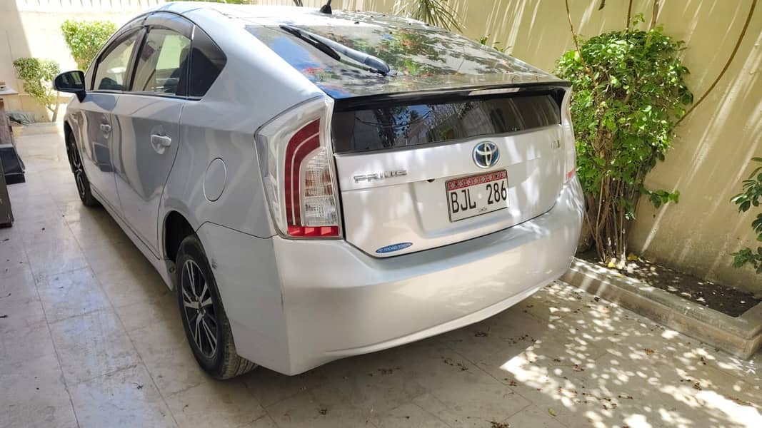 Toyota prius 2013/17 S led package 6