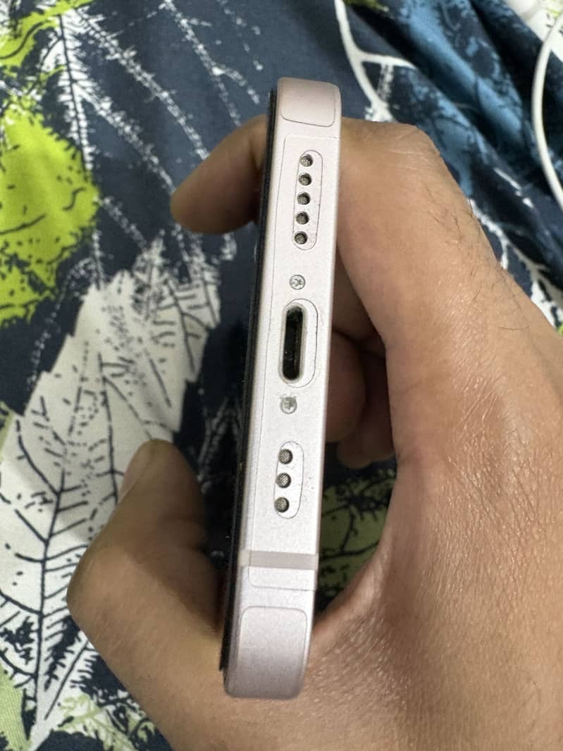 Apple iPhone 13 128GB 10/10 Non pta 1