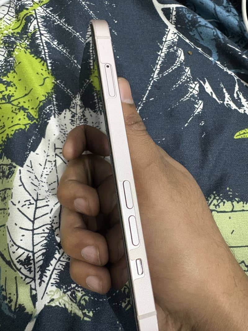 Apple iPhone 13 128GB 10/10 Non pta 2