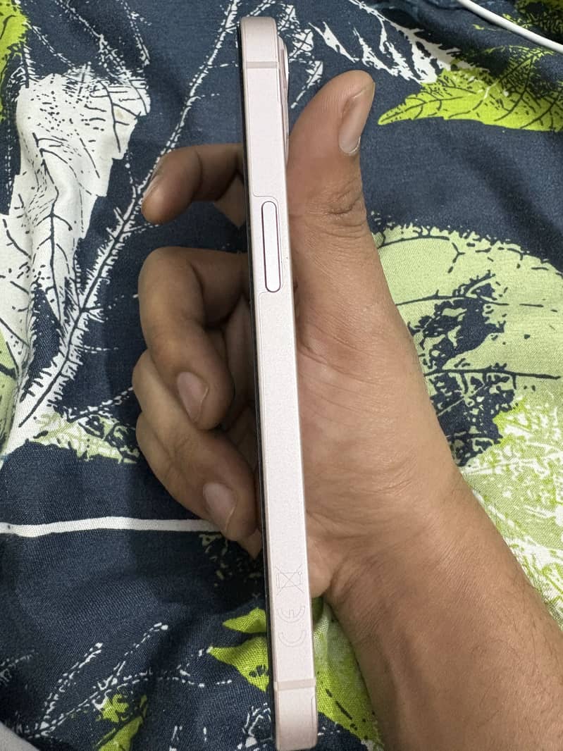 Apple iPhone 13 128GB 10/10 Non pta 3