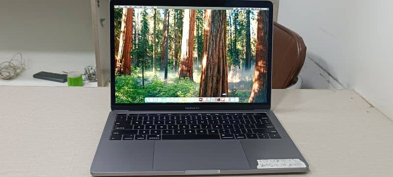 Macbook Pro 2018 13.3" Intel Core i7 16/256 GB Touchbar 0