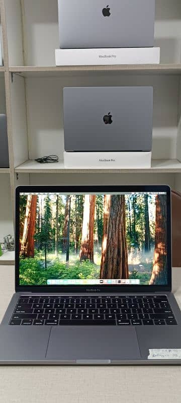 Macbook Pro 2018 13.3" Intel Core i7 16/256 GB Touchbar 1