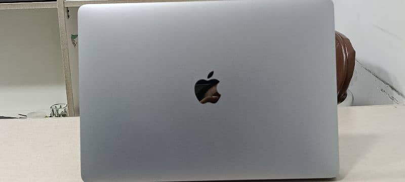 Macbook Pro 2017 13.3" intel i7 16/1Tb touchbar 7