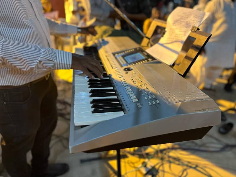 Yamaha PSR S710 with Bag + Adaptor For Sale 0