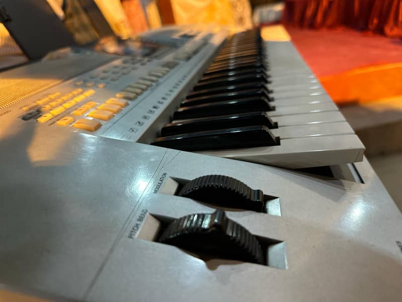 Yamaha PSR S710 with Bag + Adaptor For Sale 3