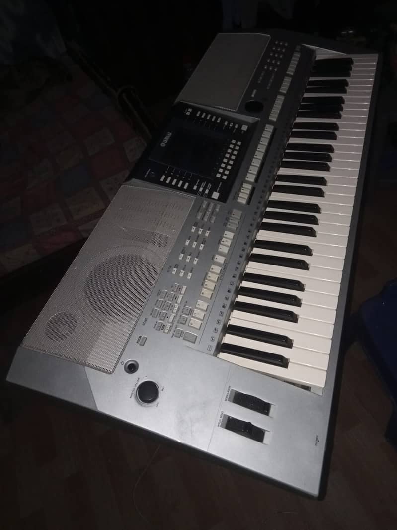 Yamaha PSR S710 with Bag + Adaptor For Sale 8