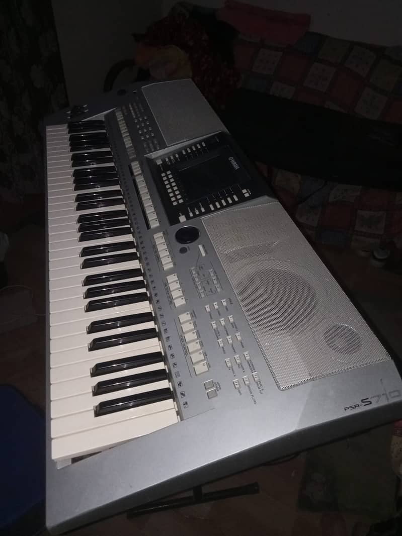 Yamaha PSR S710 with Bag + Adaptor For Sale 9