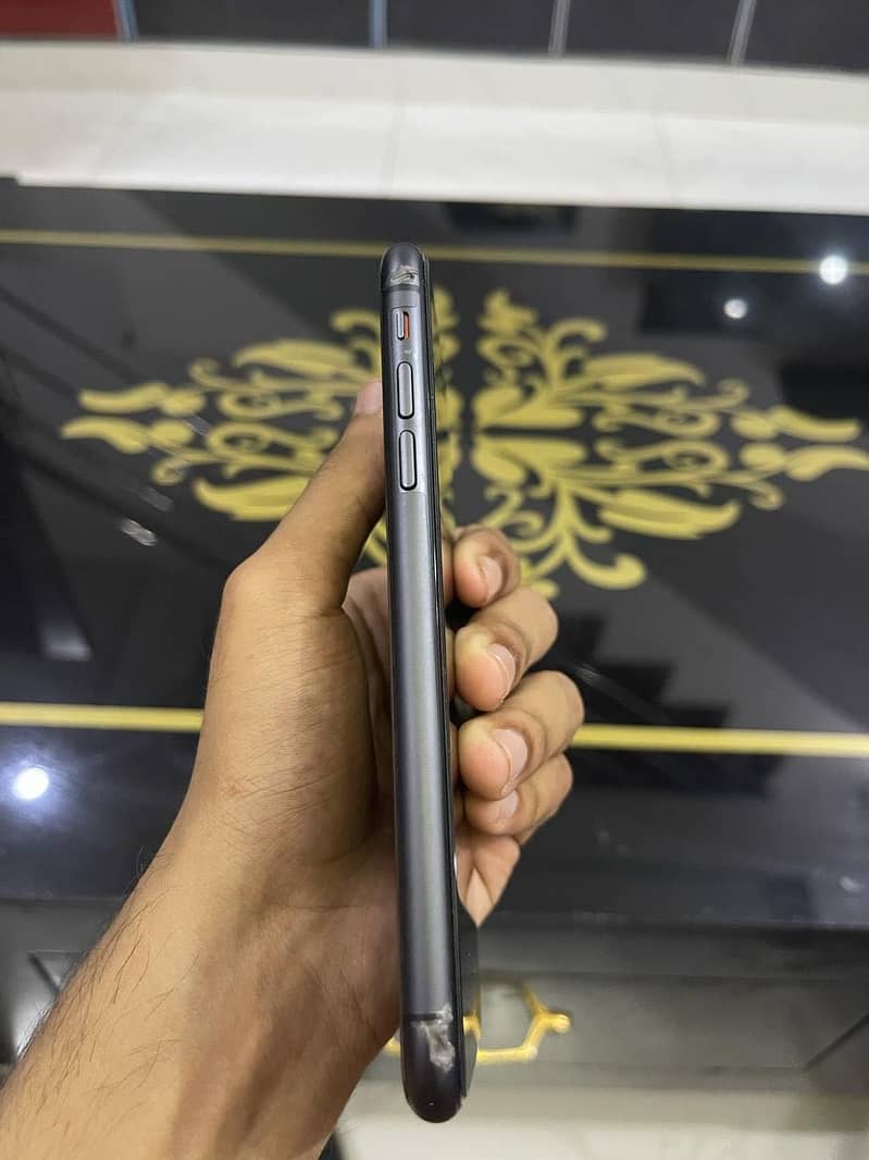 Iphone11 Factory Unlock 64 Gb exchange possible 5