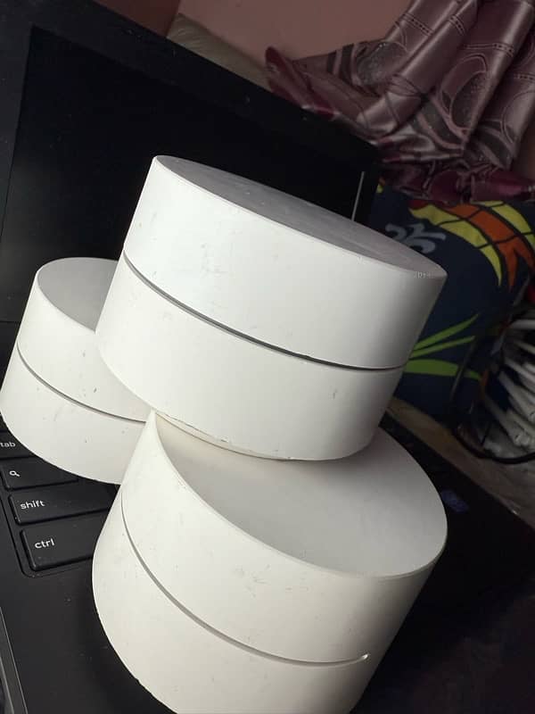 GOOGLE MESH WIFI ROUTER AC 1200 model 1304 read description 1