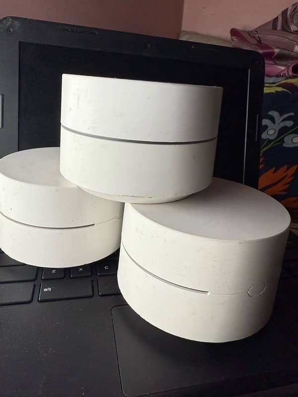 GOOGLE MESH WIFI ROUTER AC 1200 model 1304 read description 2