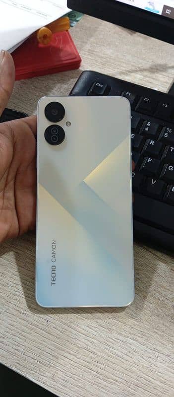 Techno camon 19 new with original box and charger pack set 3