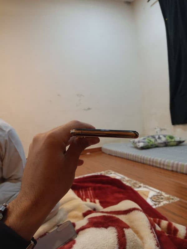 iphone xsmax pta approved 256gb 8