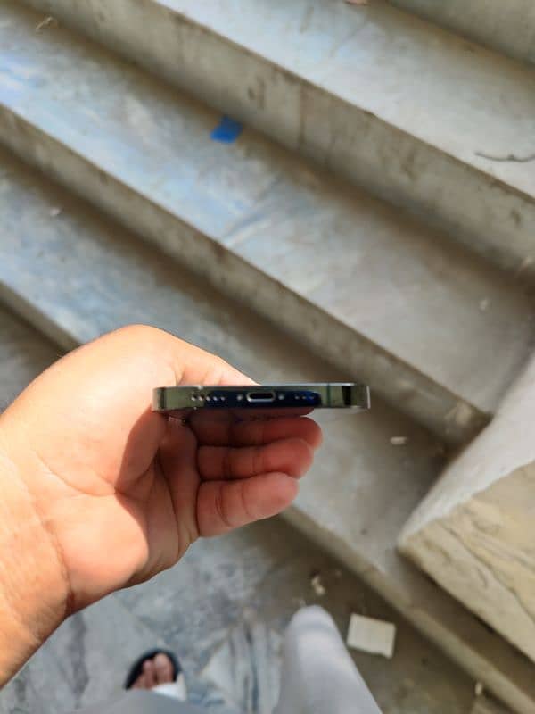 iphone 13pro icloud locked for parts 0