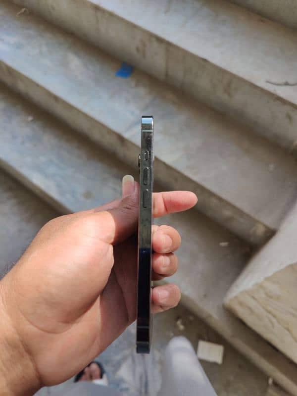 iphone 13pro icloud locked for parts 1