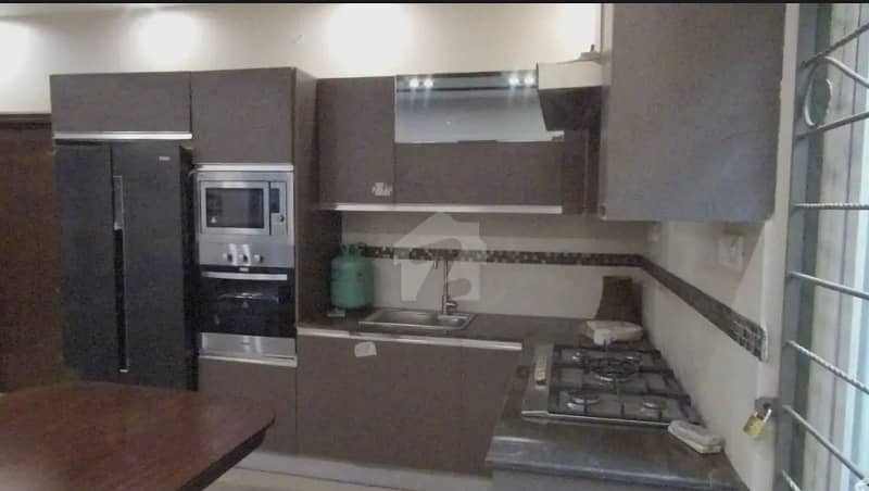 10 Marla House For Sale In Gulberg H Block Near Saddiq Center 3