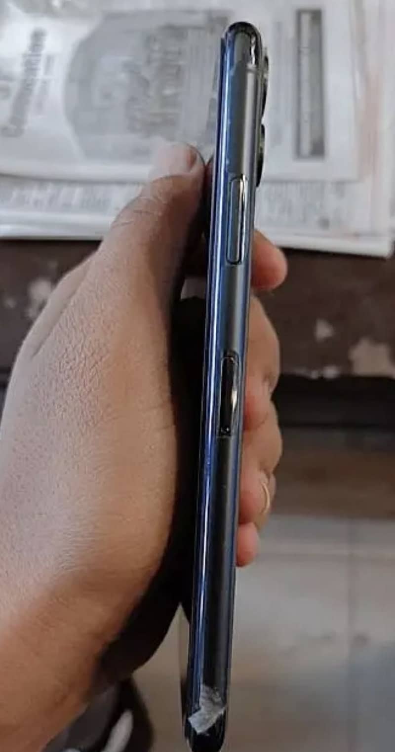 iphone 11 pro max 2