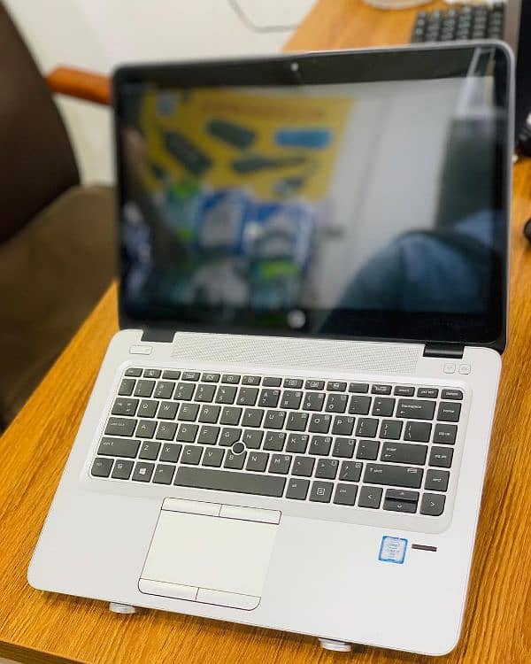 Hp EliteBook TouchScreen Core i5 6th Genration 8GB Ram / 256GB SSD M. 2 1