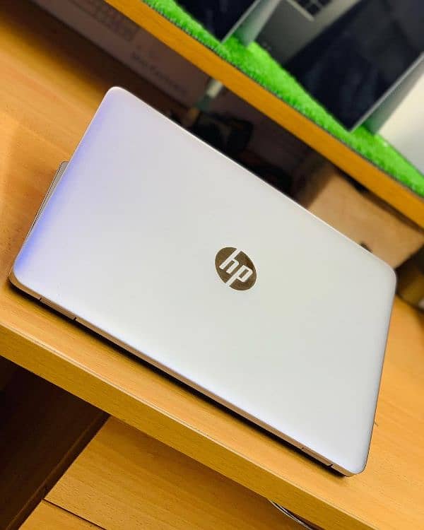 Hp EliteBook TouchScreen Core i5 6th Genration 8GB Ram / 256GB SSD M. 2 4