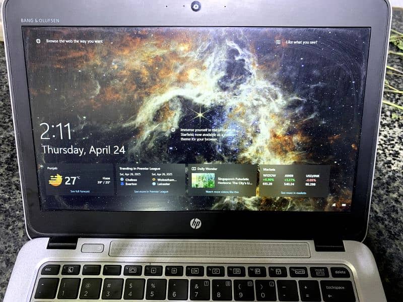 HP EliteBook i5 8 GEN 1
