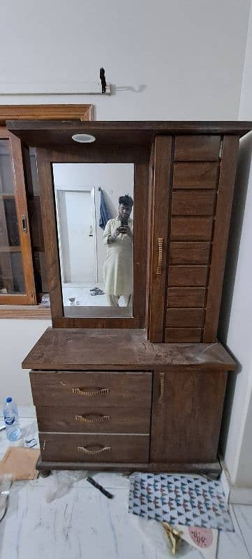 Excellent Condition dressing table for sale 2