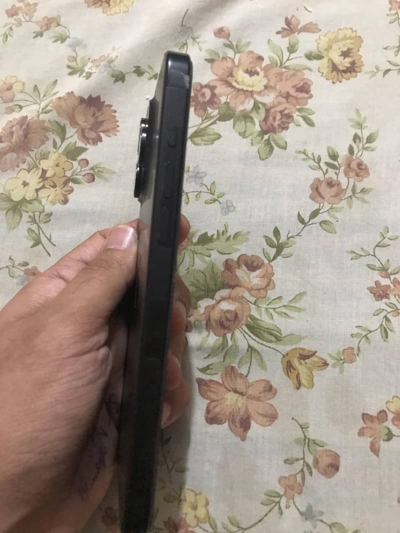 15 PRO MAX, BLACK TITANIUM JV, 512 GB, 88%  10/10 Box wire 1