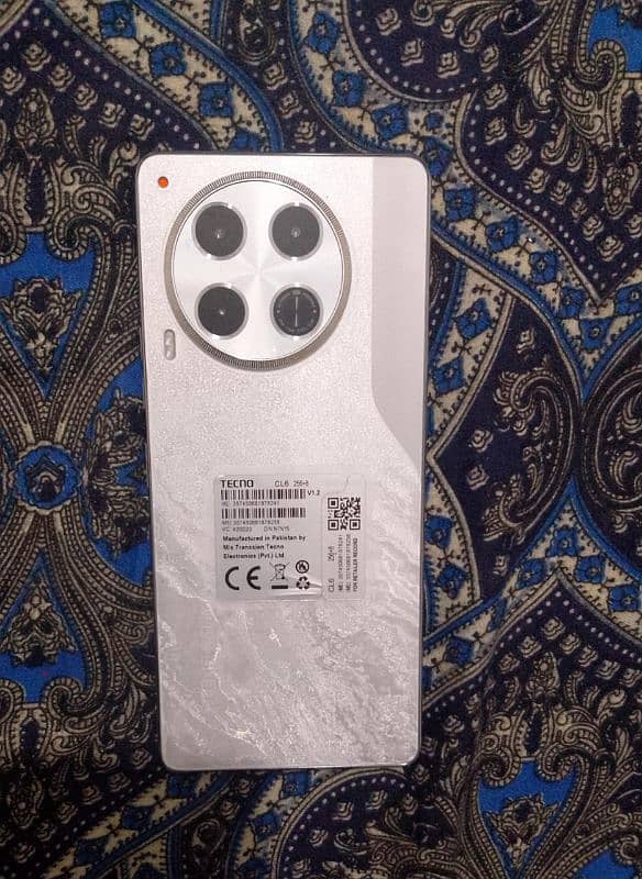 Techno camon 30  8/256 0
