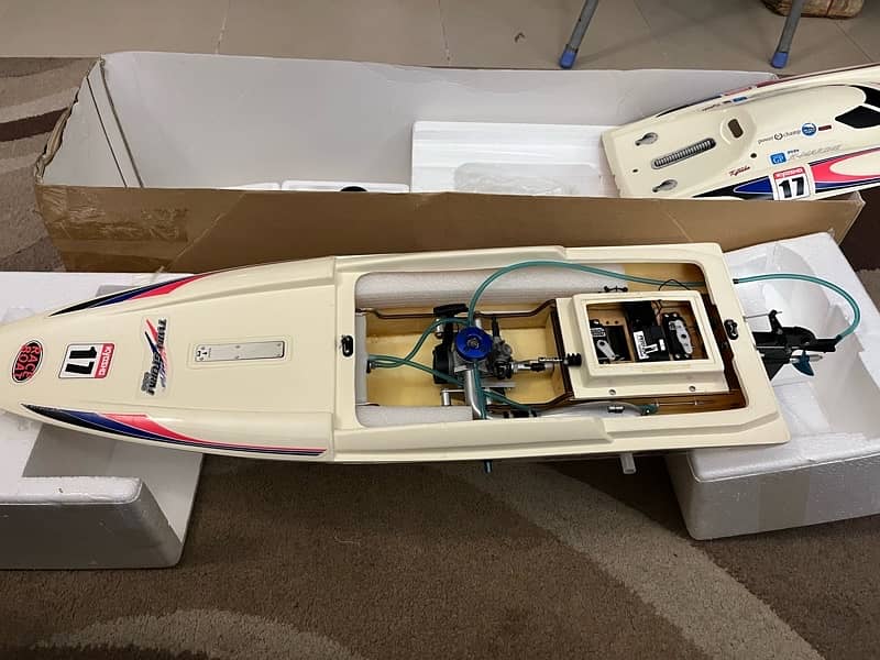 KYOSHO High Speed RC Nitro Boat – Powerful and stylish 6