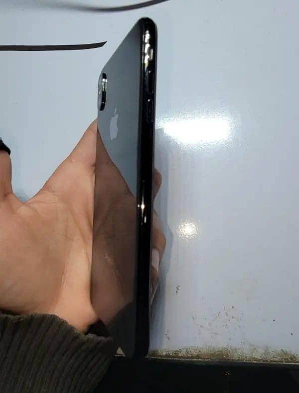 Iphone XS Max Offical pta proved 5