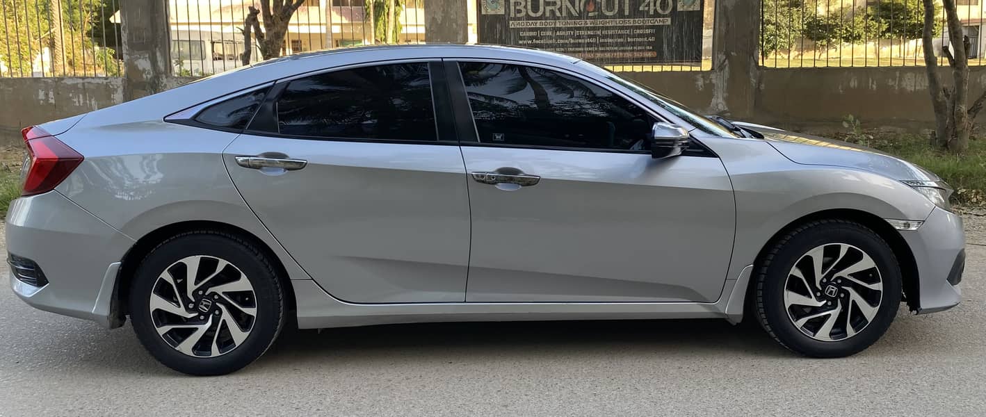 Honda civic ug X 2016/17 top of the line 2