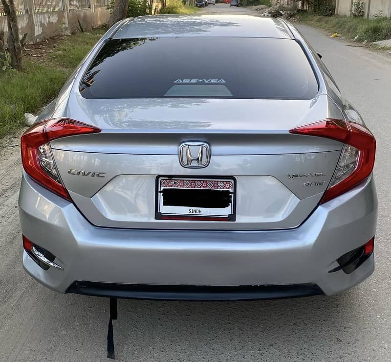 Honda civic ug X 2016/17 top of the line 5