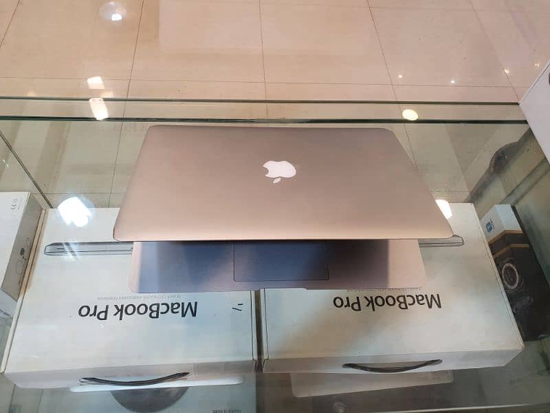 Apple Macbook Air 2017 0