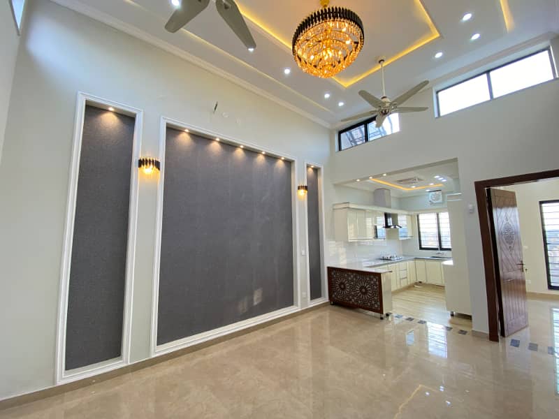 7 MARLA UNIQUE DESIGNER HOUSE FOR SALE 10