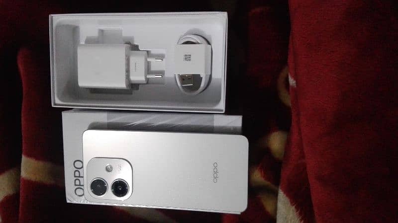 just 3 months used oppo a3 6/128warrnty ma ha 1
