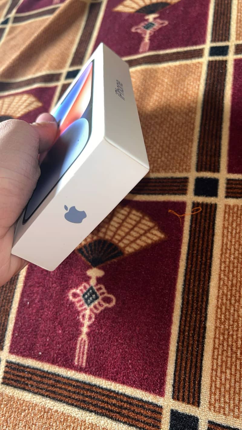 iPhone 14 4
