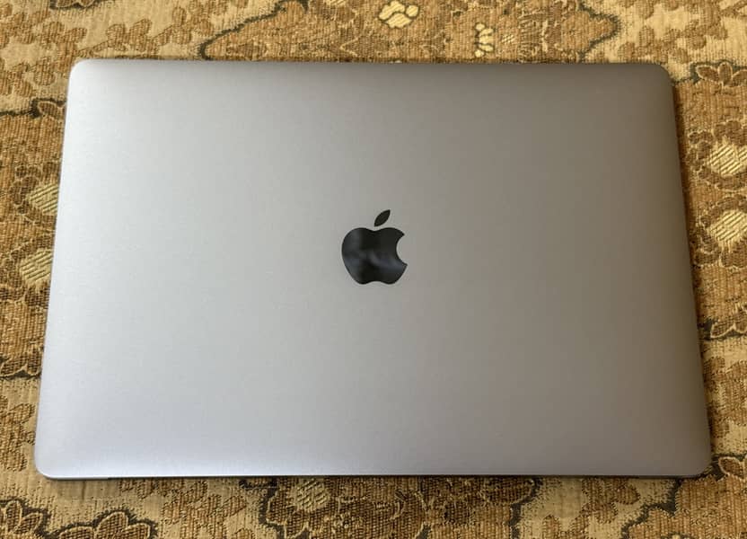 MacBook Pro 13 Inch 8GB/256GB M2 2022 Space Grey 0