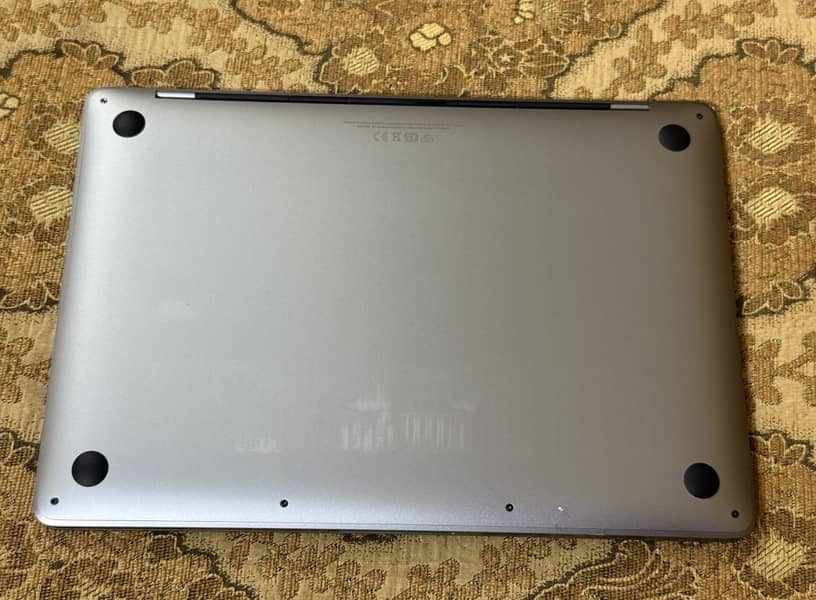 MacBook Pro 13 Inch 8GB/256GB M2 2022 Space Grey 1