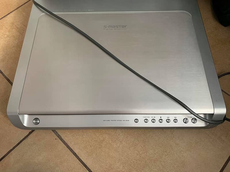 Sony Home Theatre 5.1 Surround 1000 Watts HCD-SR4W with 2 SubWoofers 1