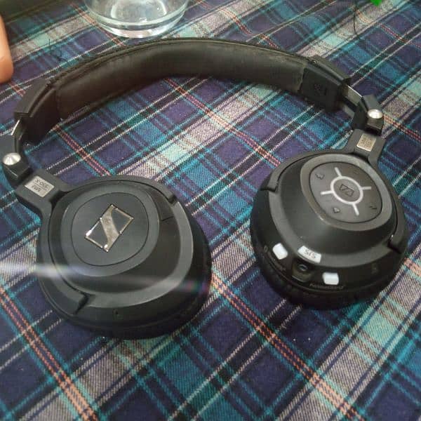 Sennheiser MM 550-X Wireless Bluetooth Travel Headphones 0