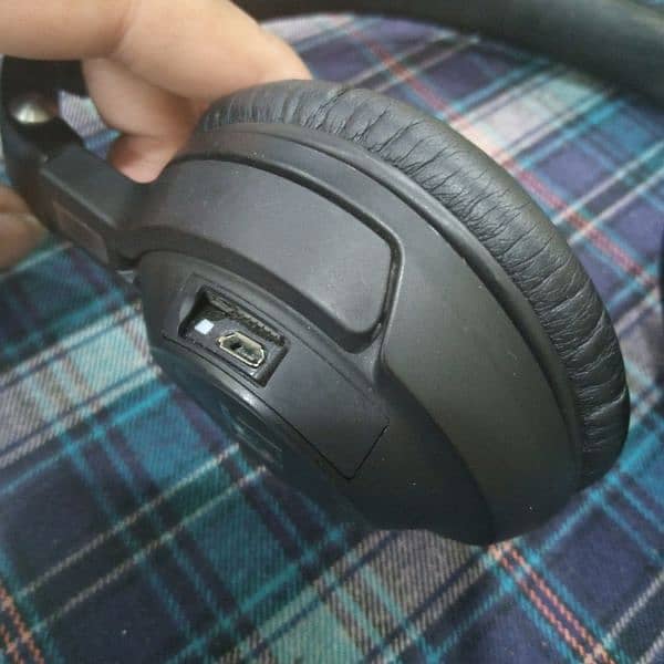 Sennheiser MM 550-X Wireless Bluetooth Travel Headphones 8
