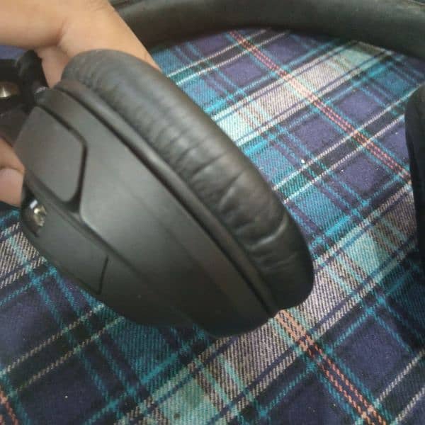 Sennheiser MM 550-X Wireless Bluetooth Travel Headphones 9
